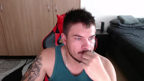 blueeyeboy0 online show from January 28, 2025, 12:43 pm