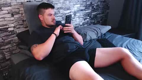 blueeyeboy0 online show from November 18, 2025, 7:57 am