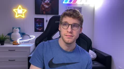 blueeyedtallguy online show from December 3, 2024, 1:08 am