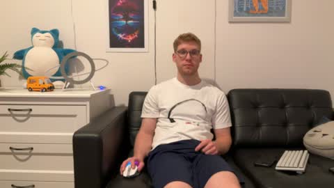 blueeyedtallguy online show from December 14, 2024, 10:50 pm