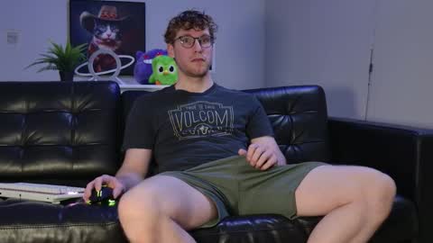 blueeyedtallguy online show from October 28, 2025, 1:09 am