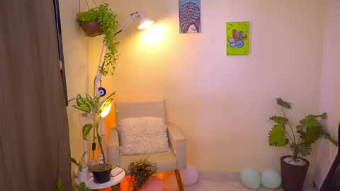 FLORAA online show from April 19, 2026, 6:10 pm