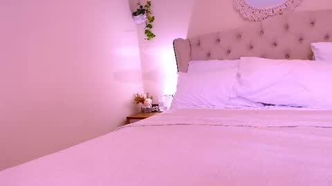 Snapshot of blueflora chatting on July 14, 2026, 11:05 am FLORAA online show from July 14, 2026, 11:05 am