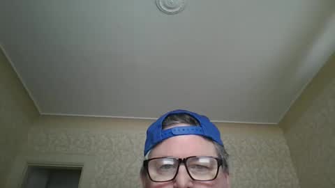 Snapshot of bluemoose70 chatting on February 20, 2025, 7:41 pm bluemoose70 online show from February 20, 2025, 7:41 pm