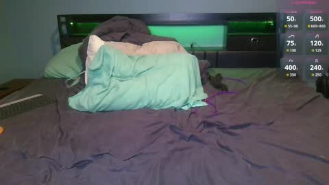 Fun Boi online show from April 17, 2026, 8:17 am