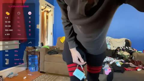 Blunt Xlut online show from November 24, 2025, 5:12 pm