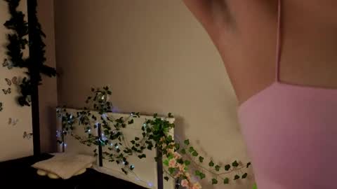 Dolores online show from April 15, 2026, 6:09 am