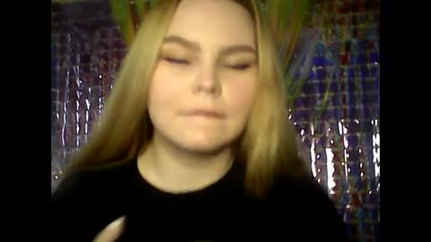 blushing_star online show from February 16, 2025, 8:10 am