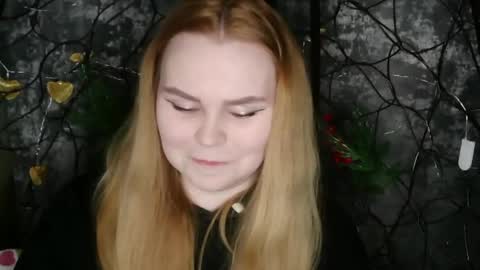 blushing_star online show from April 14, 2026, 3:51 pm