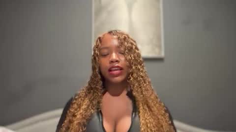       online show from October 22, 2025, 9:25 pm