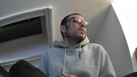 bo22222222 online show from March 31, 2026, 3:12 pm