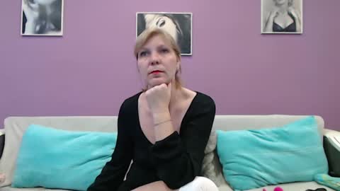 Snapshot of bobandchris33 chatting on February 22, 2025, 3:14 pm SlutWife online show from February 22, 2025, 3:14 pm