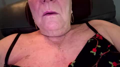 Snapshot of bobbiesucks69 chatting on September 18, 2025, 2:08 pm bobbiesucks69 online show from September 18, 2025, 2:08 pm