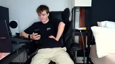 bobby72738 online show from September 30, 2025, 3:11 am