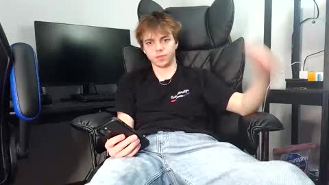 bobby72738 online show from November 22, 2025, 4:55 am