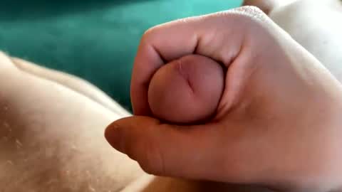 Nail and Olivia online show from November 19, 2025, 10:26 am