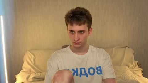 ALEXPVT IS OPEN online show from April 15, 2026, 7:37 am