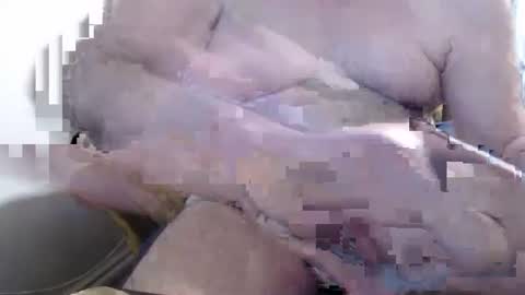 Snapshot of bolbil1 chatting on December 26, 2024, 4:21 am bolbil1 online show from December 26, 2024, 4:21 am