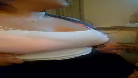 Snapshot of bombelelelek chatting on July 18, 2026, 3:11 am DeeDeeAndDexter online show from July 18, 2026, 3:11 am