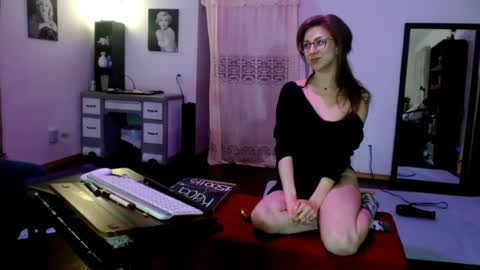 Snapshot of bombshellbaeby chatting on July 5, 2026, 12:34 pm BombshellBaeby online show from July 5, 2026, 12:34 pm