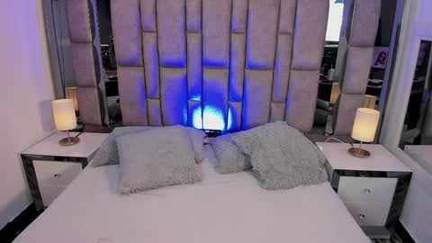 bonet_iris online show from April 6, 2026, 7:04 pm