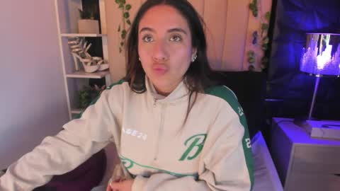 bonnali_lune online show from February 11, 2026, 10:59 pm