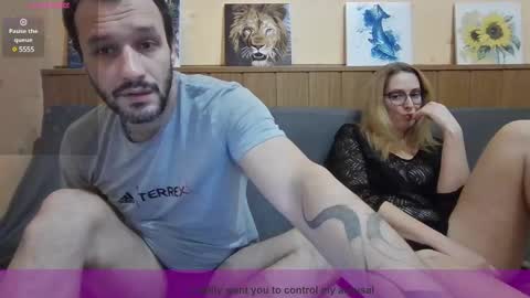 Snapshot of bonnie_fuck_clyde chatting on December 1, 2024, 7:58 pm Bonnie Fuck Clydes online show from December 1, 2024, 7:58 pm