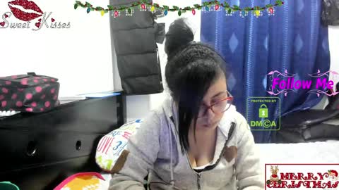 Snapshot of bonnie_lam_ chatting on January 3, 2025, 12:43 am bonnie lam  hello welcome to my room I hope you have fun and you can reach your maximum pleasure here with me online show from January 3, 2025, 12:43 am