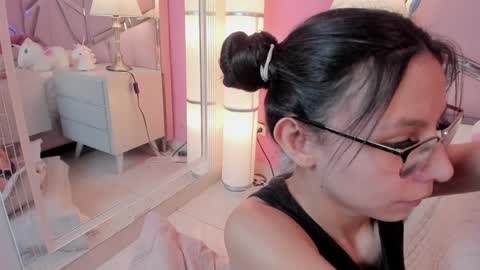 Bonnie  online show from December 26, 2024, 3:42 pm