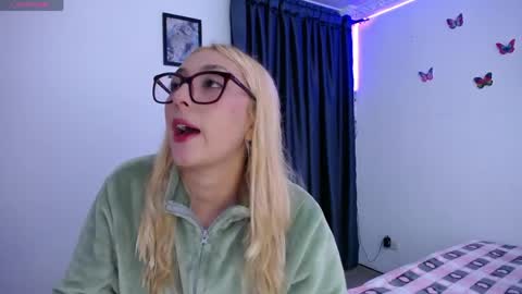 Snapshot of bonny_clyde_xx_ chatting on April 23, 2026, 4:35 am Soffy Brooks Independent model online show from April 23, 2026, 4:35 am
