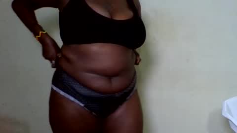 boobey_warden online show from November 4, 2025, 9:47 pm