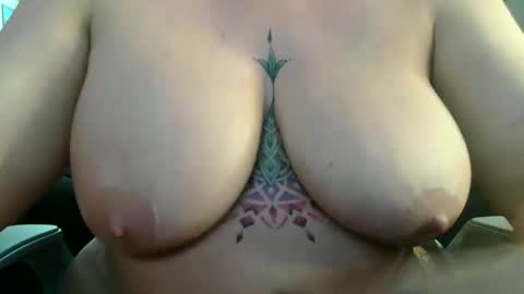 BoredCountryGirl online show from May 18, 2026, 4:07 am