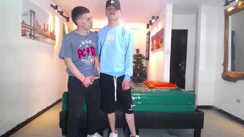 THOMAS AND DAMIAND online show from December 22, 2025, 7:22 pm