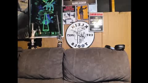 bossdeuce420 online show from April 6, 2026, 4:46 am