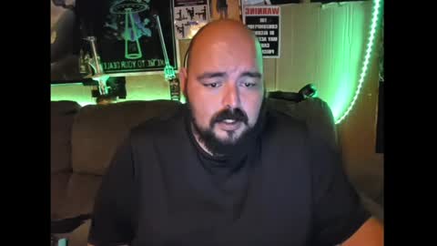 bossdeuce420 online show from April 21, 2026, 1:53 am