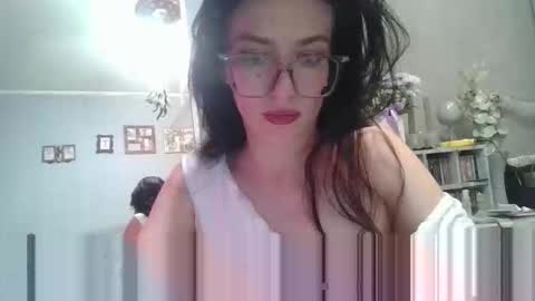 Bossy online show from May 26, 2026, 9:33 pm