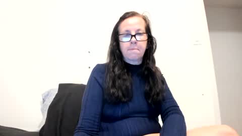 Bossy Peach Goddess online show from July 8, 2026, 11:04 am