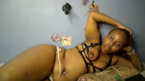Snapshot of botty_queen chatting on April 16, 2026, 8:26 am botty_queen online show from April 16, 2026, 8:26 am