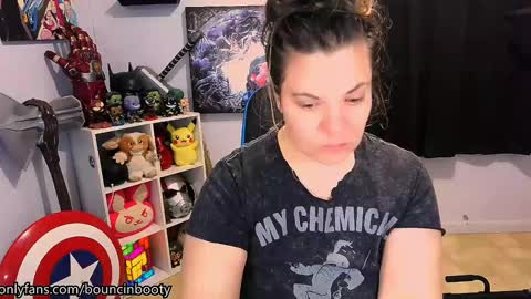 Snapshot of bouncinbooty chatting on February 4, 2025, 4:48 am Pumpkin Butt online show from February 4, 2025, 4:48 am