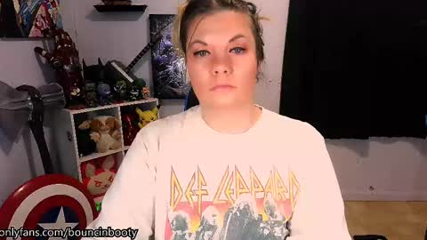 Snapshot of bouncinbooty chatting on February 14, 2025, 5:19 am Pumpkin Butt online show from February 14, 2025, 5:19 am