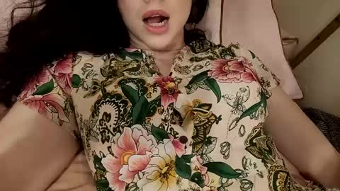 Snapshot of bouncyqueenmajesty chatting on March 4, 2025, 11:32 pm Bouncy Queen Majesty online show from March 4, 2025, 11:32 pm