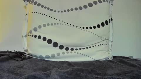 boy3911 online show from December 16, 2024, 6:27 pm