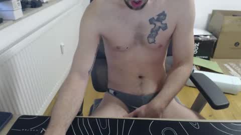 boy_t0y89 online show from March 9, 2026, 6:06 am