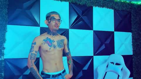 boy_tatto77 online show from January 17, 2026, 6:00 pm