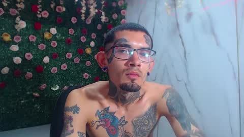 boy_tatto77 online show from April 29, 2026, 6:25 pm