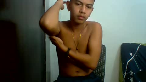 boyax16 online show from December 13, 2024, 7:43 pm