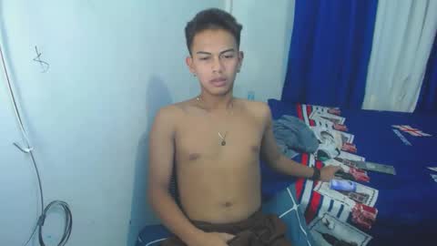 boyax16 online show from December 25, 2024, 11:43 am