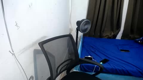 boyax16 online show from February 19, 2025, 1:06 pm