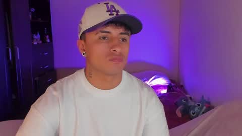 Snapshot of boylatin_777 chatting on April 23, 2026, 4:42 pm miguel online show from April 23, 2026, 4:42 pm