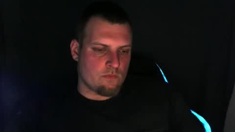 boynextdoooooor online show from April 20, 2026, 9:05 pm